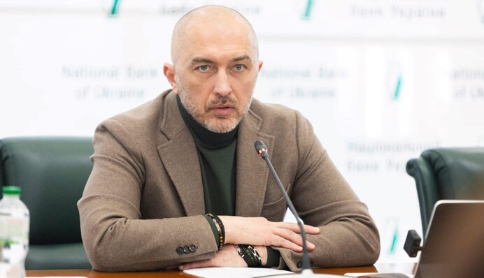 Блогерка з'ясувала ціну стильного піджака голови Нацбанку України