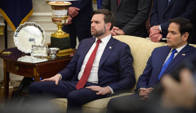 Стала відома вартість шкарпеток Венса на скандальній зустрічі із Зеленським