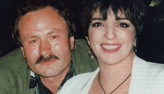 Композитор Быстряков похвастался, как целовал лауреатку 