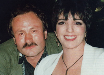 Композитор Быстряков похвастался, как целовал лауреатку 