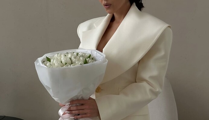 Настя Каменських "вигуляла" дорогий блейзер від українського бренду