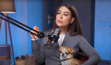 На интервью с экс-министром иностранных дел Кулебой Рамина появилась в украшениях на почти 6000€