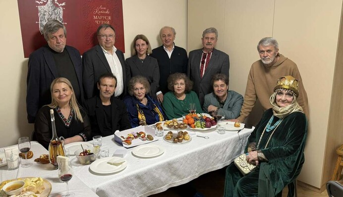 Співак Святослав Вакарчук побував на 95-річчі Ліни Костенко