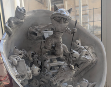 Известный аниматор превратил каску убитого российского оккупанта в арт-объект