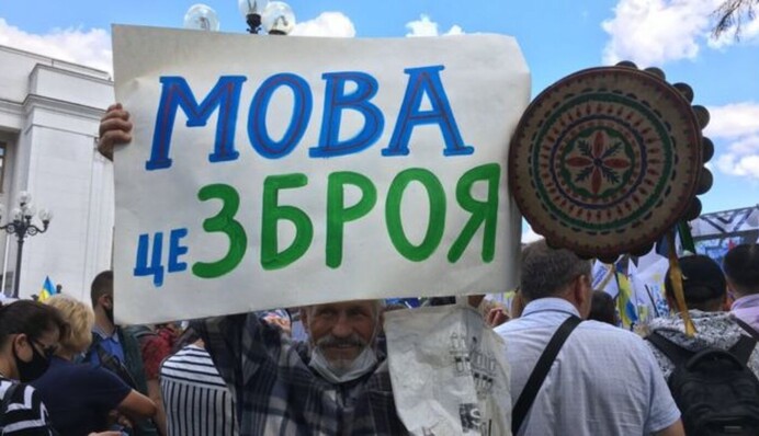 «Спасиба не подходит»: столичная продавщица провела быстрый урок украинизации