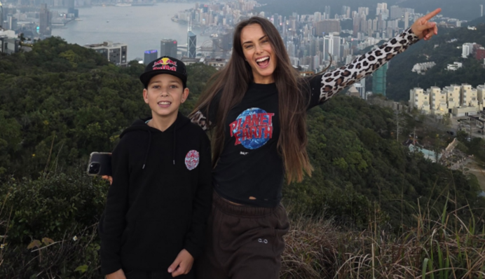 Відома українська акторка розповіла про виклики подорожей із сином