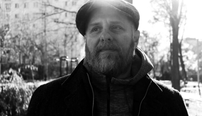 Художник Нікіта Тітов зобразив ракетні удари по Україні