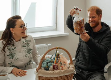 Принц Гаррі отримав українську паску з легендарним борошном