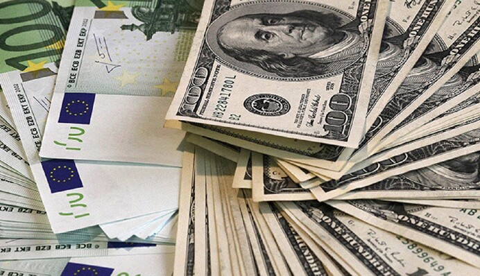 The dollar is falling: where should ordinary Ukrainians keep their savings – in hryvnia, euros, crypto?