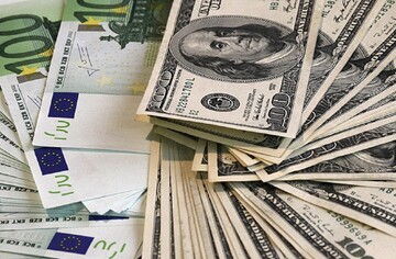 The dollar is falling: where should ordinary Ukrainians keep their savings – in hryvnia, euros, crypto?