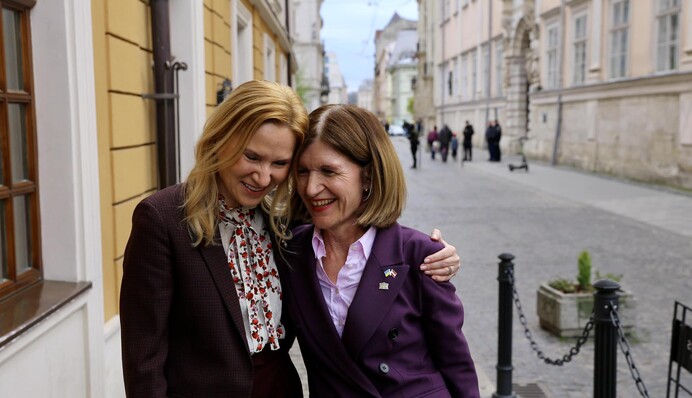 Заступниця очільника Ради засвітилася у Львові в дорогому взутті від Jimmy Choo