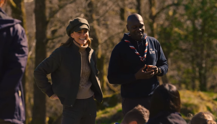 Кейт Миддлтон возвращает в моду аксессуар, который был большим трендом в 2000-х