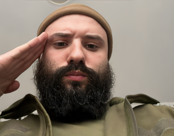 «Что ты несешь?» Актер и ветеран ВСУ Виктор Розовый разозлил свою мать упоминанием о Гитлере