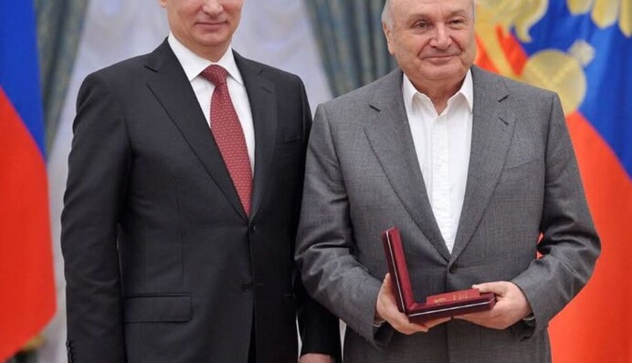 «Одессу любил, а с Путиным рядом оказался случайно»: ресторатор нашел объяснение для фото Жванецкого в Кремле