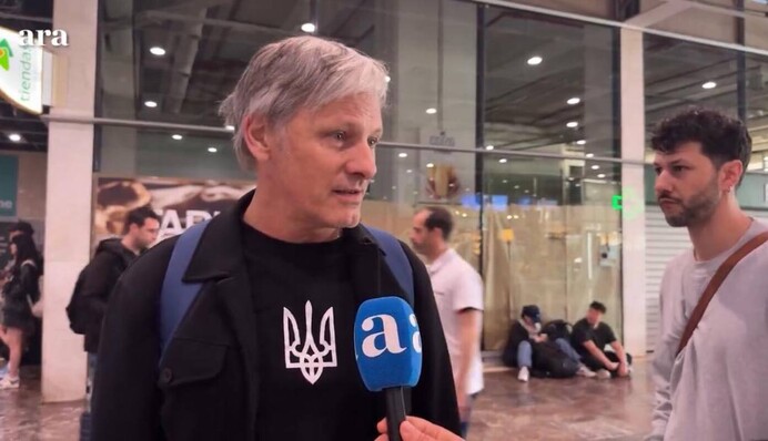 Актор, відомий за роллю в кінотрилогії 