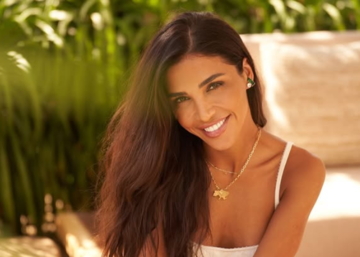 Співачка Дімопулос повернулась у Київ і потрапила в лікарню