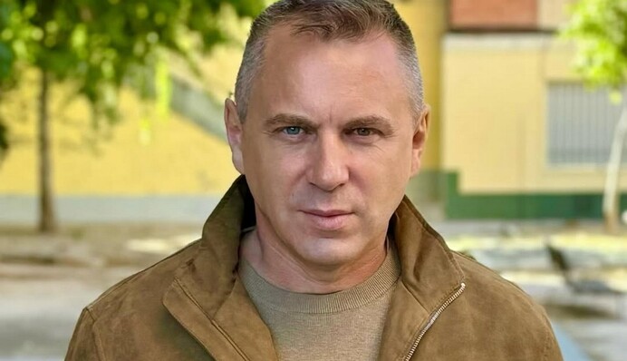 Філолог Авраменко після звинувачення у втечі з України приховав геолокацію свого профілю