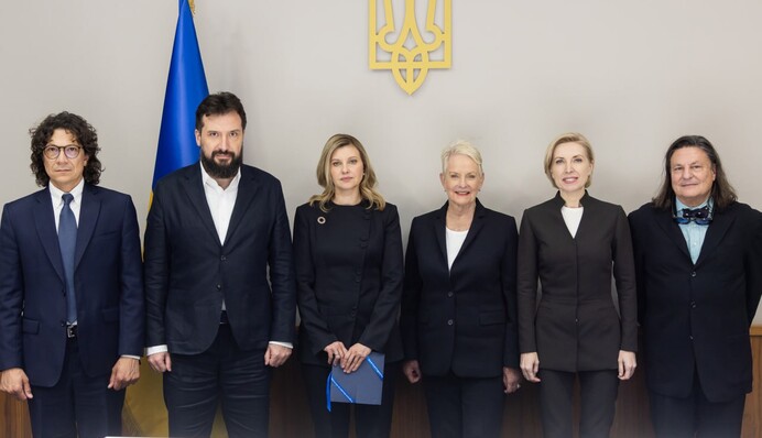 Елена Зеленская в дизайнерском костюме провела встречу с исполнительным директором ВПП ООН