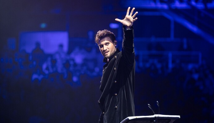 Микрофон из дерева и обучение в школе-интернате: мама Вадима Яценко рассказала о его детстве