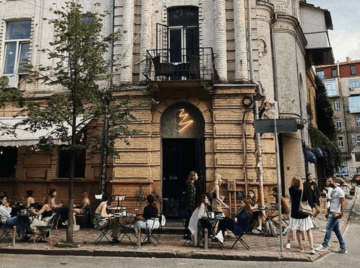 Я хочу трусити і бити свою Батьківщину по щоках. Прокидайся, прокидайся!