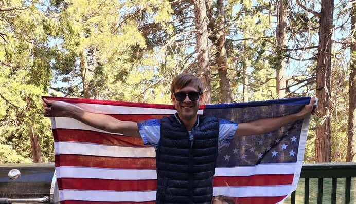 Дмитро Ступка з-за кордону назвав військового 