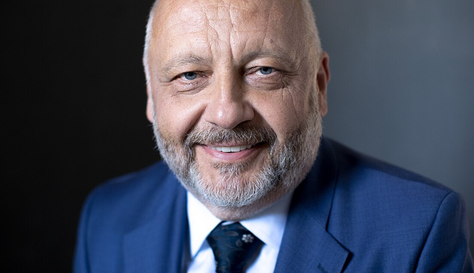 Наша влада дуже реактивна: політтехнолог Ігор Гринів про Зеленського, Залужного, протести та майбутнє демократії