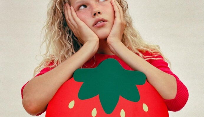 Скандал вокруг Rhode: бренд пригласил российскую модель для кампейна