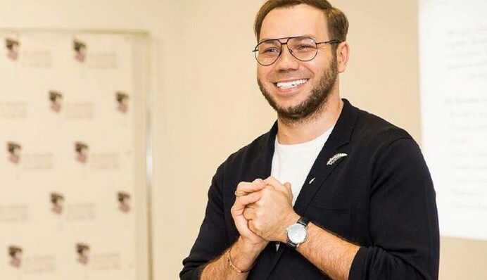 Балетки, драйвовые лоферы или винтажный шарм? Андре Тан рассказал, какую обувь следует выбирать этой осенью