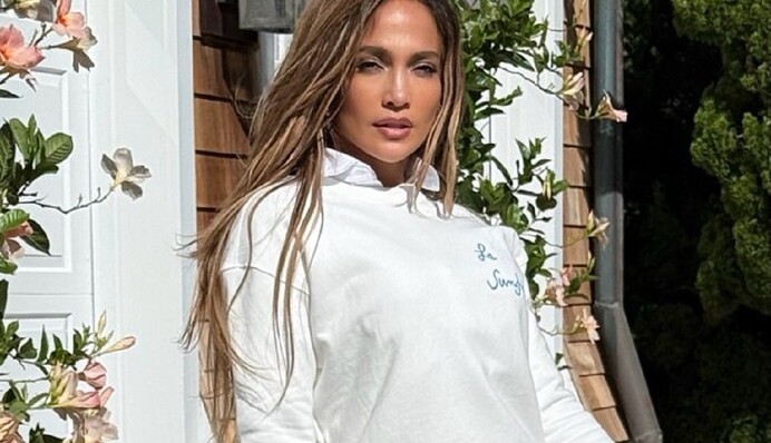 Дженнифер Лопес с сыном поймали во время семейного шопинга