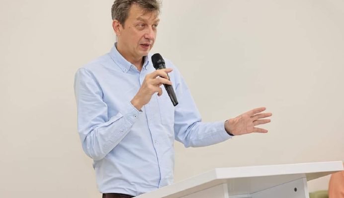 Чому в Україні немає демократії, два сценарії після смерті Путіна та навіщо потрібні відкриті кордони. Інтерв’ю з Олесем Донієм