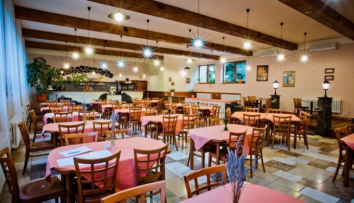 В Украине массово закрываются рестораны: в чем причина, и что может изменить тренд