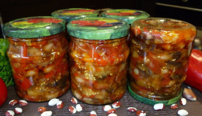 Баклажани з квасолею на зиму — і закуска, і до гарніру
