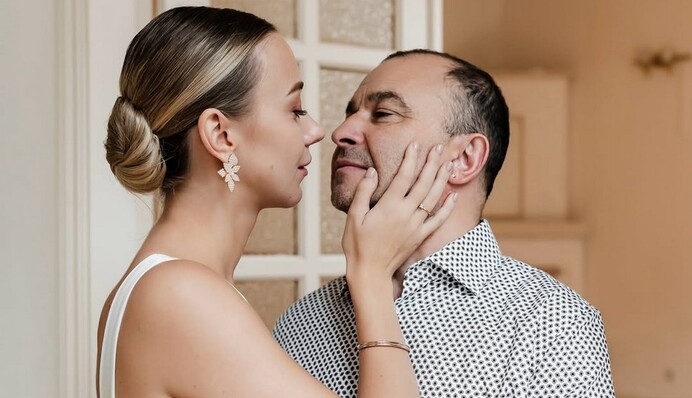 Виктор Павлик с женой отмечают 10 лет со дня знакомства: какими они были в начале отношений