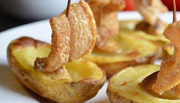 Сытно и очень аппетитно: как быстро приготовить картофельные кораблики