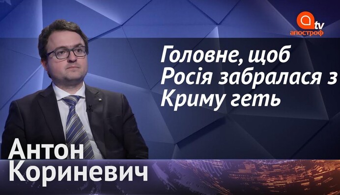 Сети взорвало видео с пенсионерами, толкающими троллейбус в Полтаве