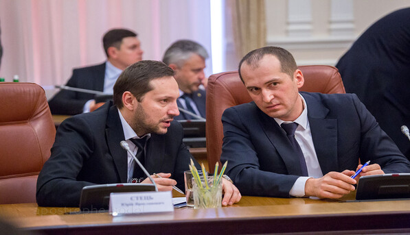 Политтехнологи создали бесплатные стикеры для мессенджера с изображением украинских политиков