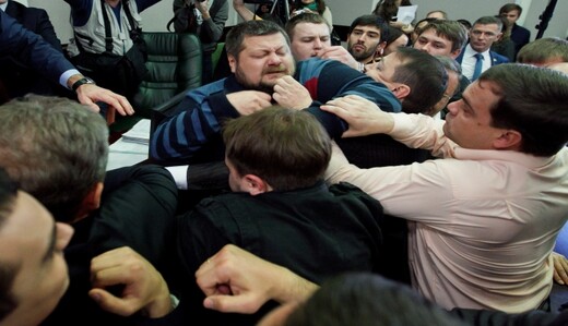 К границе с Украиной прибыл эшелон с российскими танками