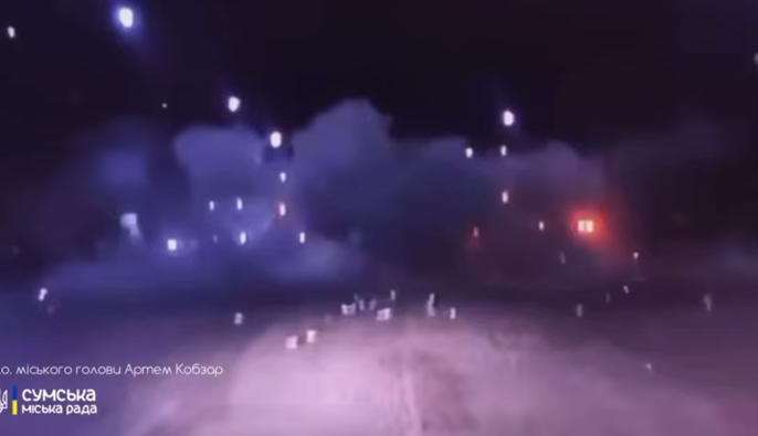 У Сумах росіяни вдарили дроном по дорозі зі жвавим рухом: подробиці