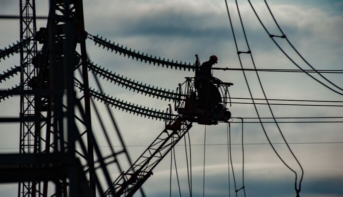 Массированная атака РФ по энергетике: в ряде областей Украины ввели экстренные отключения