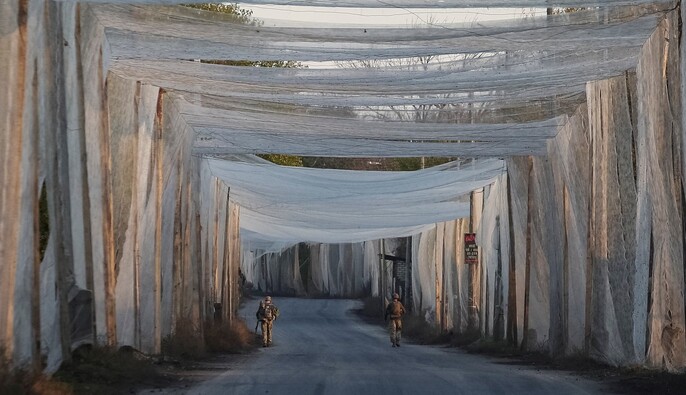 The Guardian: Старые рыболовные сетки из Франции становятся важной защитой от российских дронов в Украине