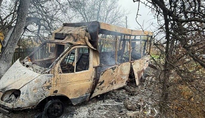 Росіяни вдарили дроном по маршрутці у Краматорському районі: є постраждалі