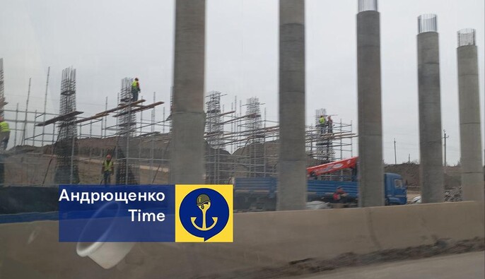 Росіяни почали будувати новий міст під Маріуполем