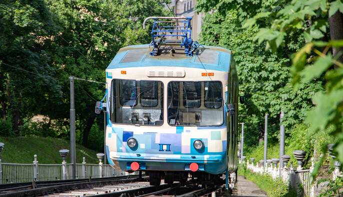 Из-за стабилизационного отключения электроэнерии в Киеве не работает фуникулер