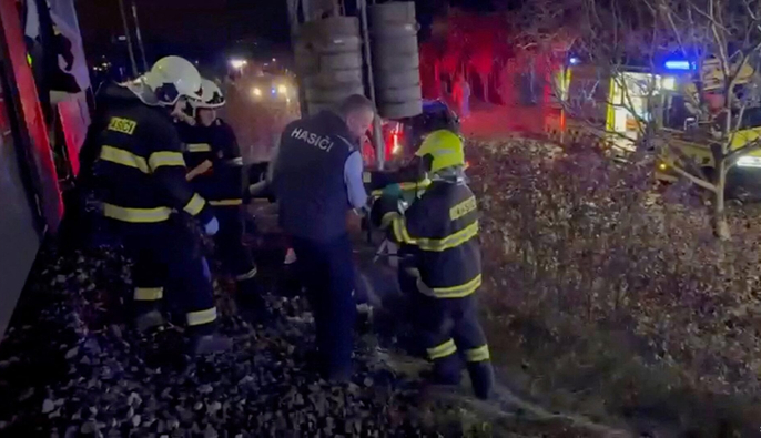 У Словаччині зіткнулися два пасажирські поїзди: десятки людей поранені