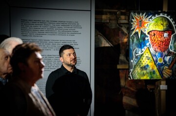 Зеленский наградил культурных деятелей ко Дню работников культуры