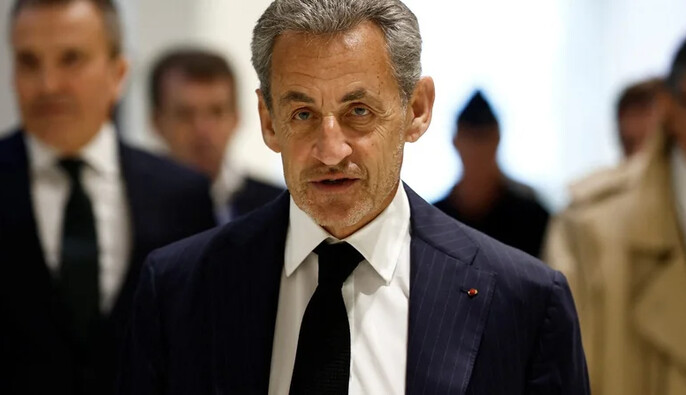 Експрезидента Франції Ніколя Саркозі звільнили раніше терміну