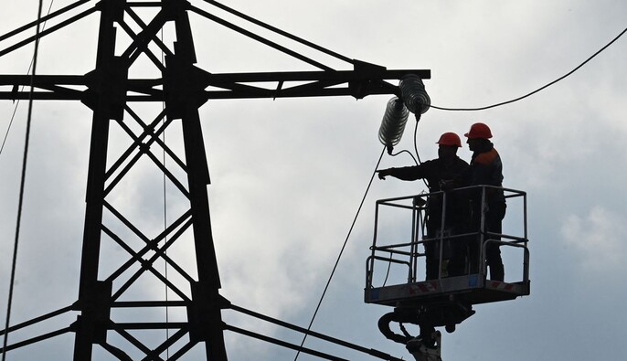 Відключення електроенергії можуть тривати до кінця опалювального сезону: експерт розповів про стан енергосистеми