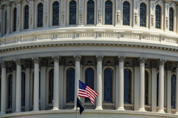 Сенат США одобрил соглашение для завершения самого длительного шатдауна в истории страны - что дальше