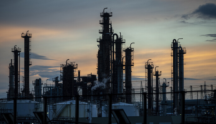 Большинство индийских НПЗ отказались от покупки российской нефти на декабрь - Bloomberg