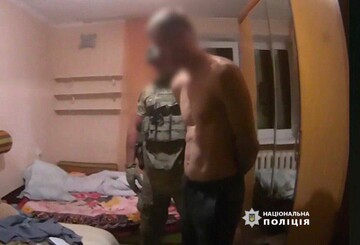 У Києві засудили чоловіка, який у підземному переході пограбував та зґвалтував жінку